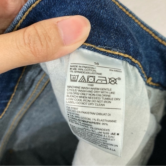 New Old Navy Button Fly Distressed Extra High Rise Straight Curvy Jeans size 16 - Picture 3 of 10